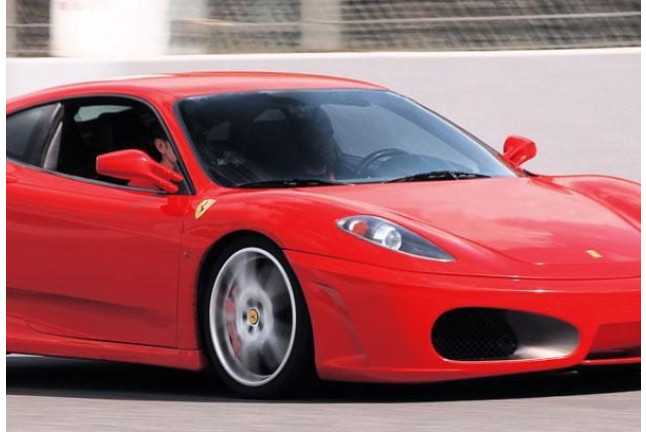 Piloto por un Día en Avioneta con Acompañante y Ferrari en Carretera (Málaga)