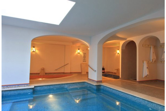 Escapada Relax con Baños Árabes y Cena Romántica para dos en Casa Baños de la Villa 4* (Priego de Córdoba, Córdoba)