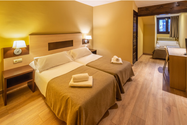 Escapada con Desayuno en Hotel Port 1730 (Port del Comte, Lleida)