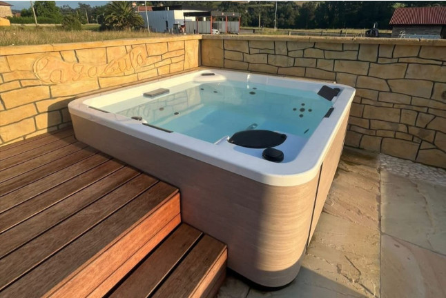 Escapada con Desayuno y Habitación con Jacuzzi Privado en Posada La Fábula (Santillana del Mar, Cantabria)