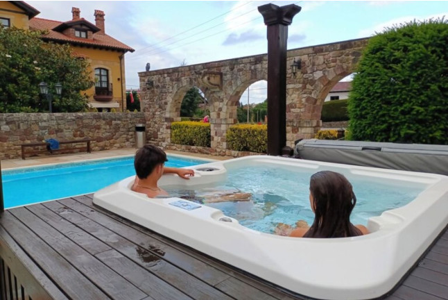 Escapada en Habitación Doble Temática con Jacuzzi Integrado y Desayuno en Posada La Leyenda (Cantabria)