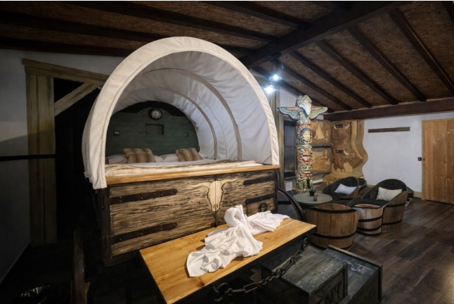 Escapada Lejano Oeste: Escapada con Jacuzzi Privado en Posada La Leyenda (Santillana del Mar, Cantabria)