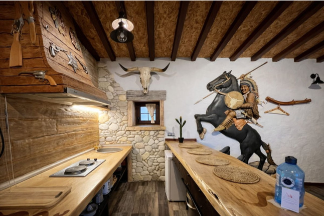 Escapada Lejano Oeste: Escapada con Jacuzzi Privado en Posada La Leyenda (Santillana del Mar, Cantabria)
