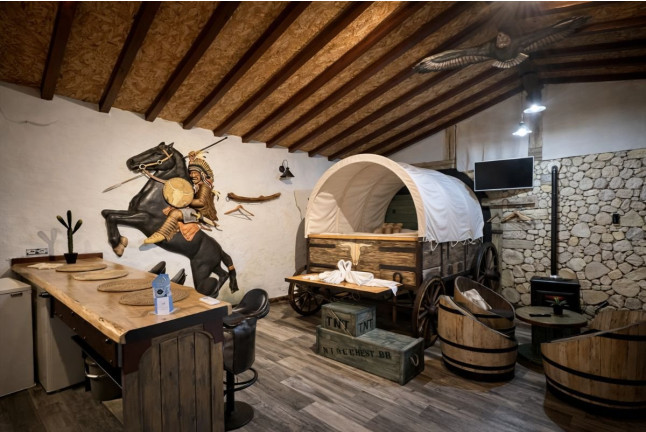 Escapada Lejano Oeste: Escapada con Jacuzzi Privado en Posada La Leyenda (Santillana del Mar, Cantabria)
