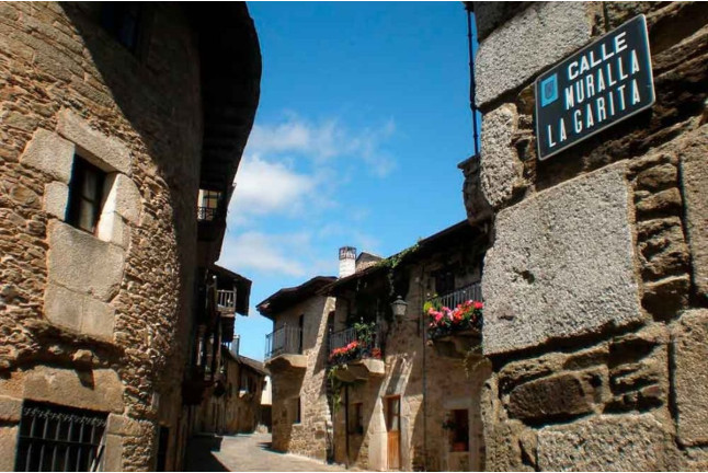Escapada Romántica con Bañera de Hidromasaje en Posada Real la Pascasia 5* (Puebla de Sanabria, Zamora)