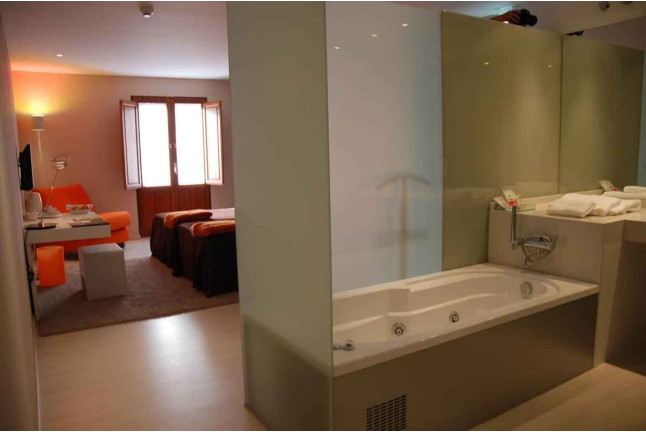 Escapada Romántica con Bañera de Hidromasaje en Posada Real la Pascasia 5* (Puebla de Sanabria, Zamora)