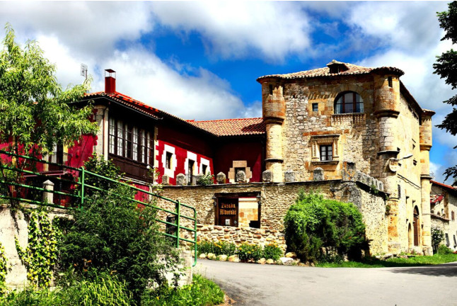 Escapada de 2 noches con Bañera Hidromasaje en Posada Torre – Palacio de los Alvarado (El Ribero, Burgos)