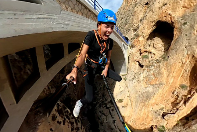 Puenting en el Puente de las Siete Lunas o el Puente de Mascarat (Alicante)