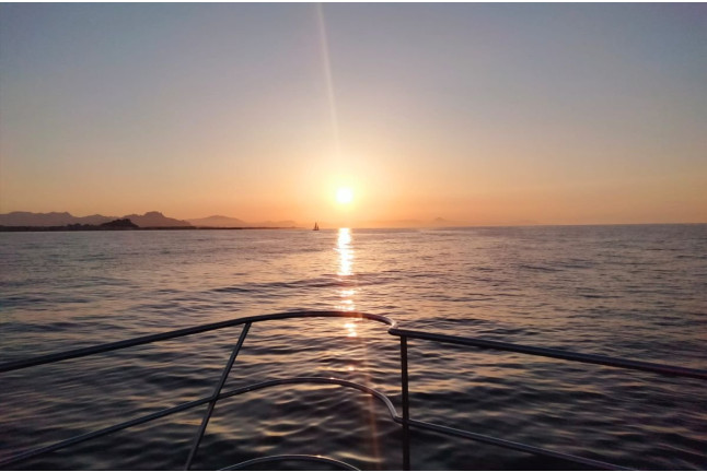 Puesta de Sol en Catamarán con Copa de Cava (Dénia, Alicante)