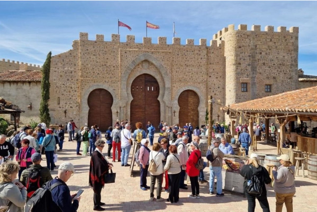 Entrada Combinada Preferente: Parque Puy du Fou España y Espectáculo Nocturno "El Sueño de Toledo" (Toledo)