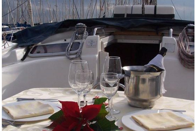 Puesta de Sol y Cena Romántica en Velero (Barcelona)