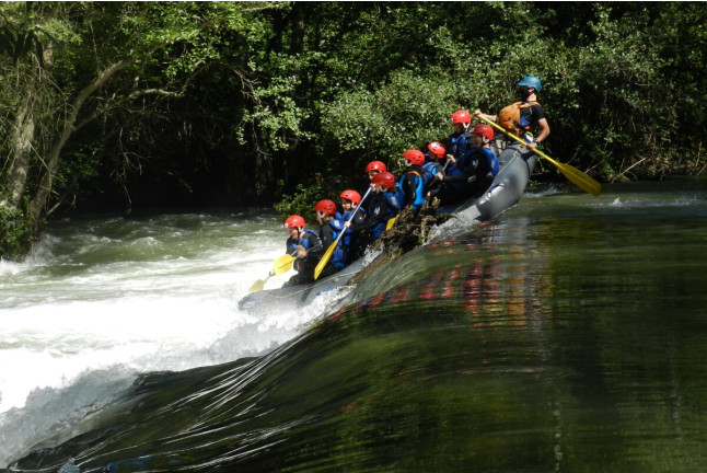 Rafting para dos en el río Ebro (Las Rozas de Valdearroyo, Cantabria)