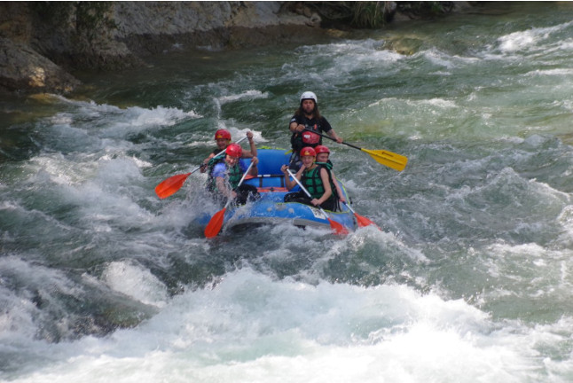 Rafting por el Río Ésera (Huesca)