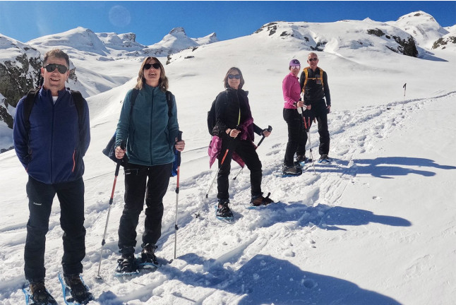 Ruta en Raquetas de Nieve con Fotos para Familias (Huesca)