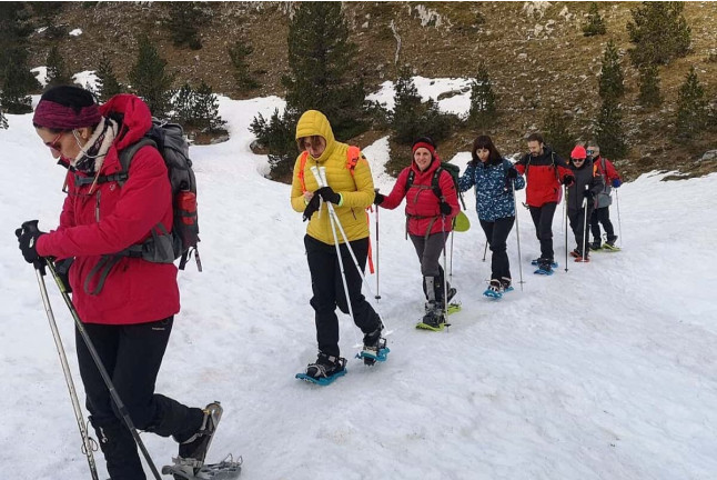 Ruta con Raquetas de Nieve Bajo la Luna Llena en Sierra Nevada (Granada)