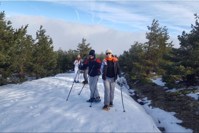 Ruta con Raquetas de Nieve Bajo la Luna Llena en Sierra Nevada (Granada)