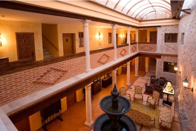 Escapada con Desayuno en Castillo de Curiel 4* (Valladolid)