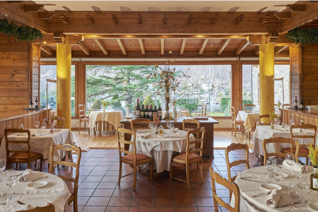 Escapada en Hotel 4* y Vuelo en Globo y Cava por la Garrotxa (Girona)