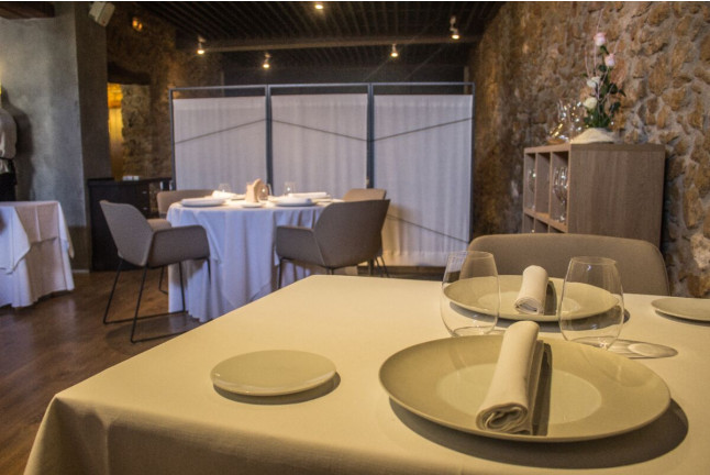 Menú degustación: Cena Estrella Michelin para dos en Restaurant Les Moles (Ulldecona, Tarragona)