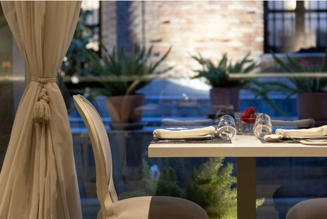 Comida en el Restaurante del Hotel Hospes Palacio de los Patos 5* (Granada)