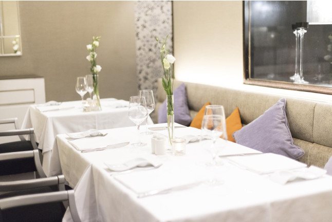Comida o Cena para 3 personas en el Restaurante Malvar del Hospes Puerta de Alcalá 5* (Madrid)