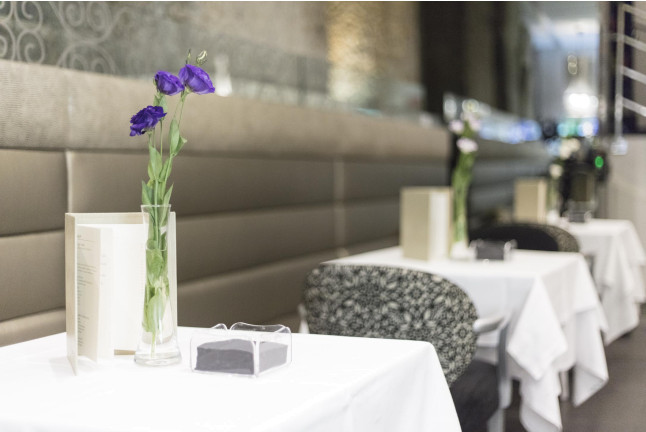 Comida o Cena para 3 personas en el Restaurante Malvar del Hospes Puerta de Alcalá 5* (Madrid)