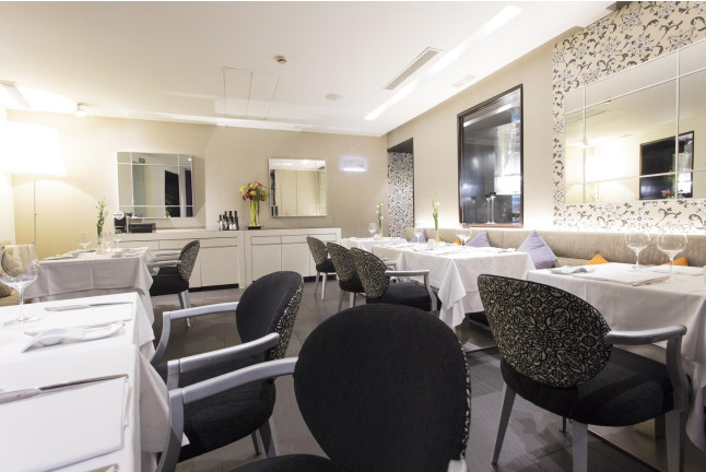 Comida o Cena para 3 personas en el Restaurante Malvar del Hospes Puerta de Alcalá 5* (Madrid)