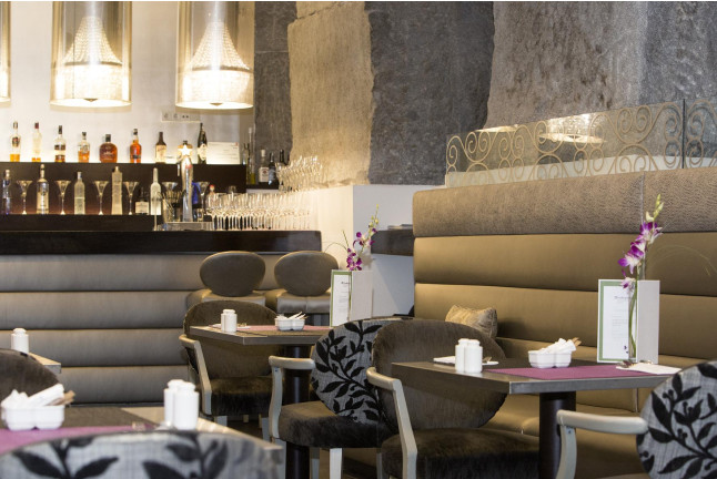 Comida o Cena para 3 personas en el Restaurante Malvar del Hospes Puerta de Alcalá 5* (Madrid)