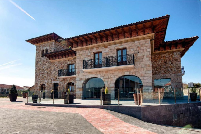Comida para dos en Restaurante La Torre Galizano (Galizano, Cantabria)