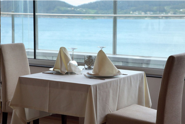 Experiencia Dúo: Cena Degustación y Baño Termal en Hotel Thalasso Cantábrico Las Sirenas 4* (Viveiro, Lugo)