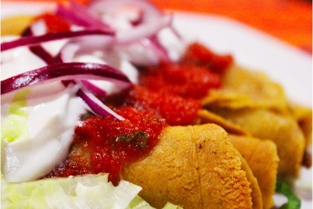 Comida o Cena para dos en Restaurante Mexicano Las Mañanitas (Madrid)