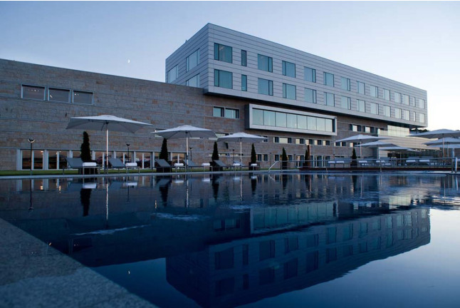 Momento Nube: Circuito Hidrotermal Wine-Spa y Comida en Valbusenda Hotel Bodega & Spa 5* (Toro, Zamora)
