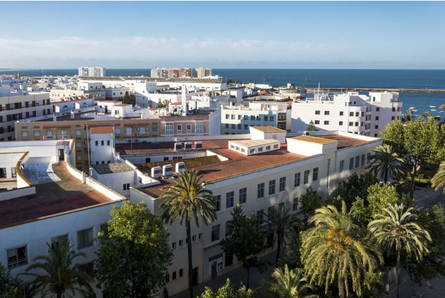 Mesa para dos: Comida o Cena para dos personas en Parador de Cádiz (Cádiz)