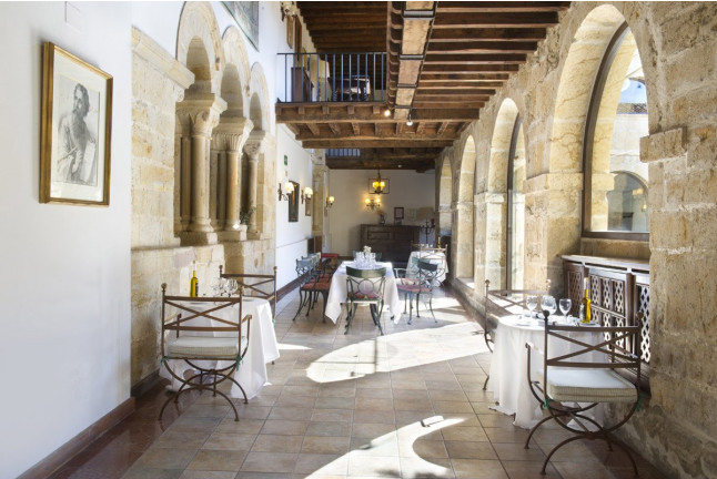 Mesa para dos: Comida o Cena para dos personas en Parador de Cangas de Onís (Asturias)