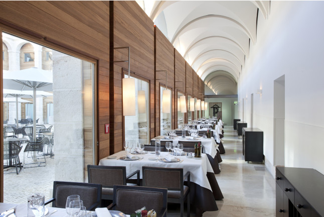 Mesa para dos: Comida o Cena para dos personas en Parador de Alcalá de Henares (Madrid)