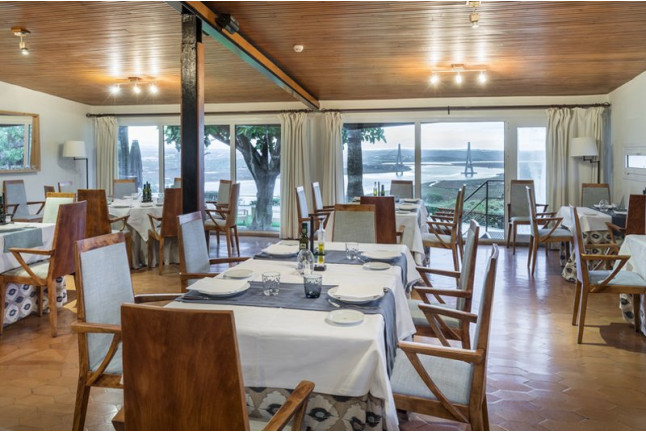 Mesa para dos: Comida o Cena para dos personas en Parador de Ayamonte (Huelva)