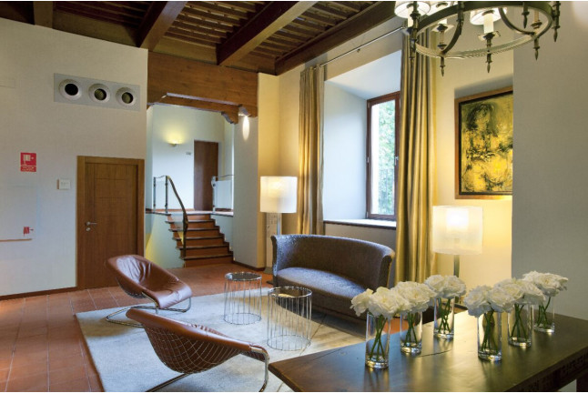 Mesa para dos: Comida o Cena para dos personas en Parador de Cáceres (Cáceres)