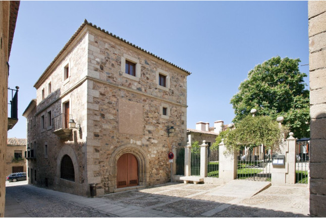 Mesa para dos: Comida o Cena para dos personas en Parador de Cáceres (Cáceres)