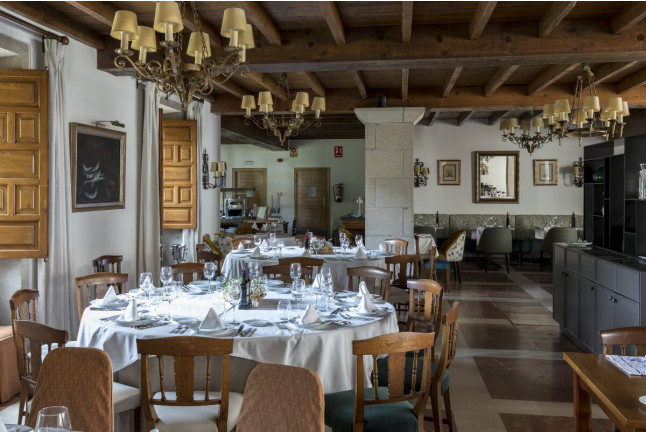 Mesa para dos: Comida o Cena para dos personas en Parador de Cambados (Pontevedra)