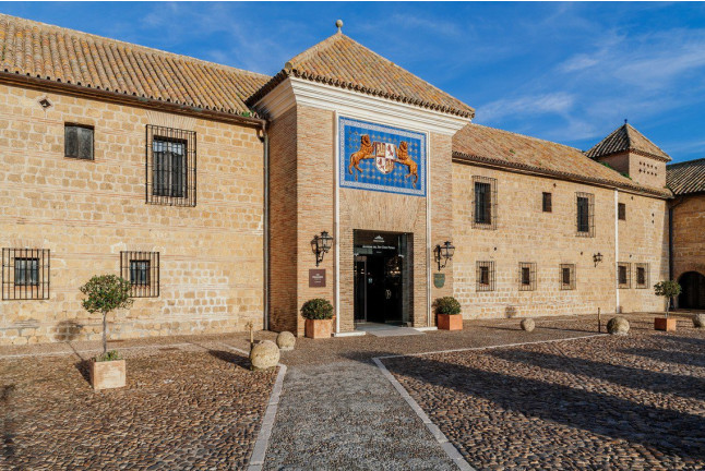 Mesa para dos: Comida o Cena para dos personas en Parador de Carmona (Sevilla)