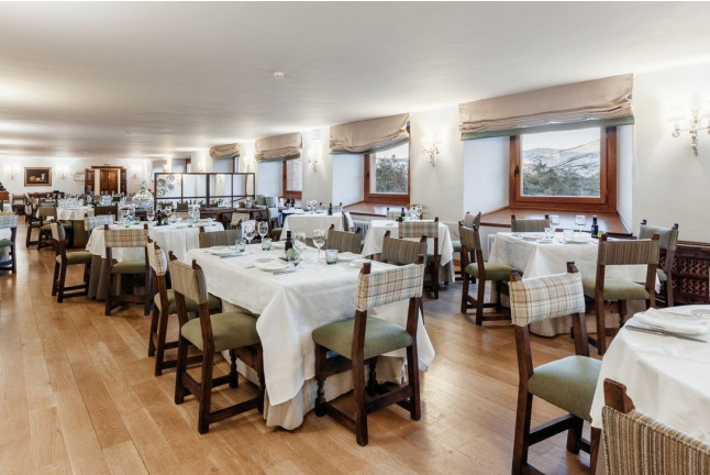 Mesa para dos: Comida o Cena para dos personas en Parador de Gredos (Ávila)