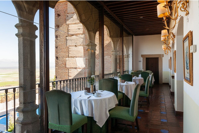 Mesa para dos: Comida o Cena para dos personas en Parador de Oropesa (Toledo)