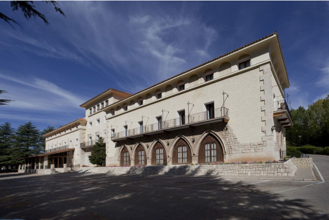 Mesa para dos: Comida o Cena para dos personas en Parador de Teruel (Teruel)