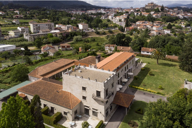 Mesa para dos: Comida o Cena para dos personas en Parador de Tui (Pontevedra)
