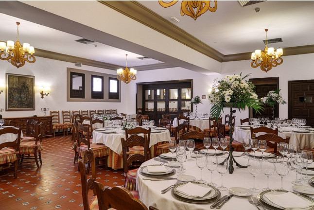 Mesa para dos: Comida o Cena para dos personas en Parador de Úbeda (Jaén)