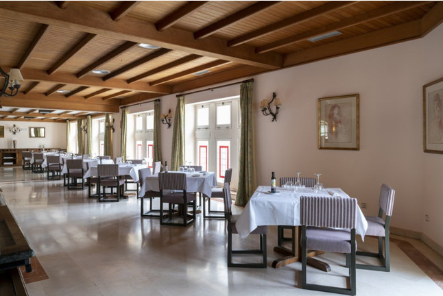 Mesa para dos: Comida o Cena para dos personas en Parador de Vilalba (Lugo)