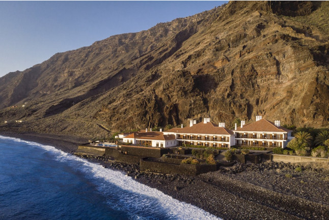 Mesa para dos: Comida o Cena para dos personas en Parador de El Hierro (Santa Cruz de Tenerife)