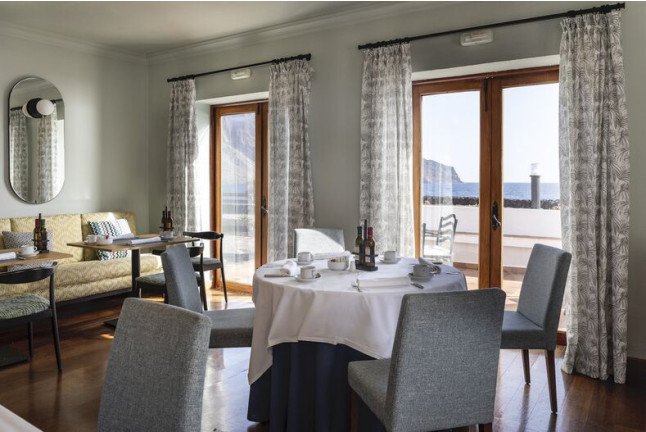 Mesa para dos: Comida o Cena para dos personas en Parador de El Hierro (Santa Cruz de Tenerife)
