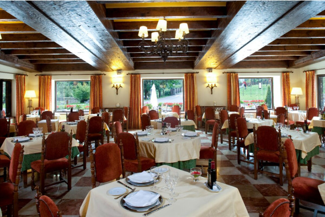 Mesa para dos: Comida o Cena para dos personas en Parador de Fuente Dé (Cantabria)
