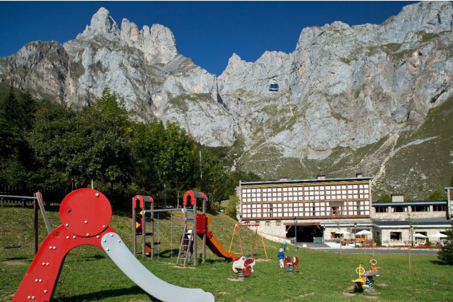 Mesa para dos: Comida o Cena para dos personas en Parador de Fuente Dé (Cantabria)